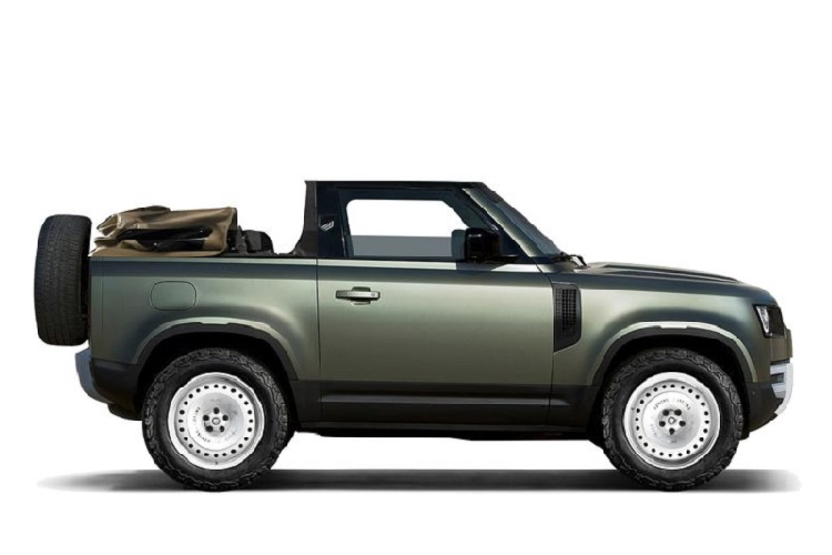 Solihull Sand lại được thiết kế theo phong cách cổ điển hơn lấy cảm hứng từ chiếc Land Rover đầu tiên ra mắt vào năm 1948, đi kèm là bộ mâm 20 inch kiểu cũ, ngoại thất sơn xanh lục và nhiều chi tiết trang trí bằng kim loại sáng bóng. Cấu hình còn lại là Kokkini Paralia có hơi hướng hiện đại hơn với lớp sơn ngoại thất màu đỏ thẫm và bộ mâm 22 inch.