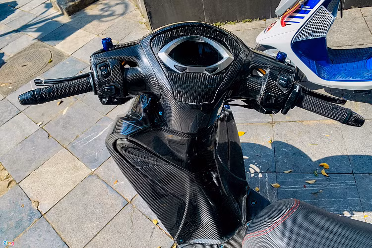 Để hoàn thành bản độ bắt mắt này, chủ xe tiêu tốn khoản tiền lên đến 700 triệu đồng. Với khoản tiền này, bạn có thể sở hữu chiếc BMW R 1250 GS hay mẫu SUV Kia Seltos.