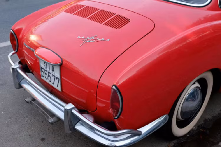 Không chỉ là một phương tiện, Karmann Ghia (Type 14) là một món “đồ chơi” mang ý nghĩa sưu tầm dành cho giới yêu xe cổ tại Việt Nam. Dòng xe này hấp dẫn bởi thiết kế cổ điển vượt thời gian, nghệ thuật chế tác, động cơ xy-lanh đối đỉnh làm mát bằng gió quen thuộc ở các mẫu coupe Đức cổ điển như 911 hay Beetle,... Volkswagen Karmann Ghia nói riêng và xe cổ nói chung mang nhiều giá trị và sức hấp dẫn khác mà chỉ có người chơi mới hiểu.