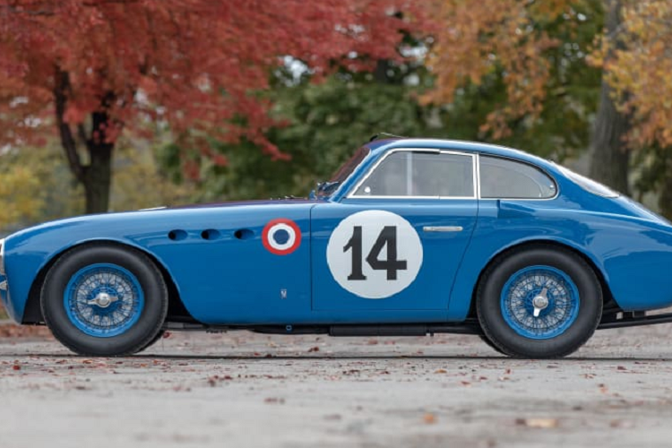 Tua nhanh tới năm 1990 khi một tay đua drag tên Mike Sanfilippo đã mua chiếc Ferrari cổ điển từ một garage với số tiền chỉ 200 USD. Người bá lúc đó chỉ muốn tống khứ chiếc xe cũ càng nhanh càng tốt, và bản thân Sanfilippo cũng không biết thân phận thật của chiếc xe.