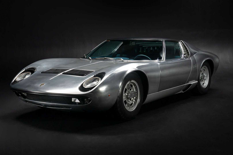 Mỗi chiếc đều mang trên mình một câu chuyện khác nhau, những hành trình cũng như những câu chuyện lịch sử đã phần nào cấu tạo nên giá trị của mỗi chiếc. Một trong số đó chính là chiếc siêu xe Lamborghini Miura P400 S với số khung 4761, số thân xe 675 và số thứ tự sản xuất là 575.