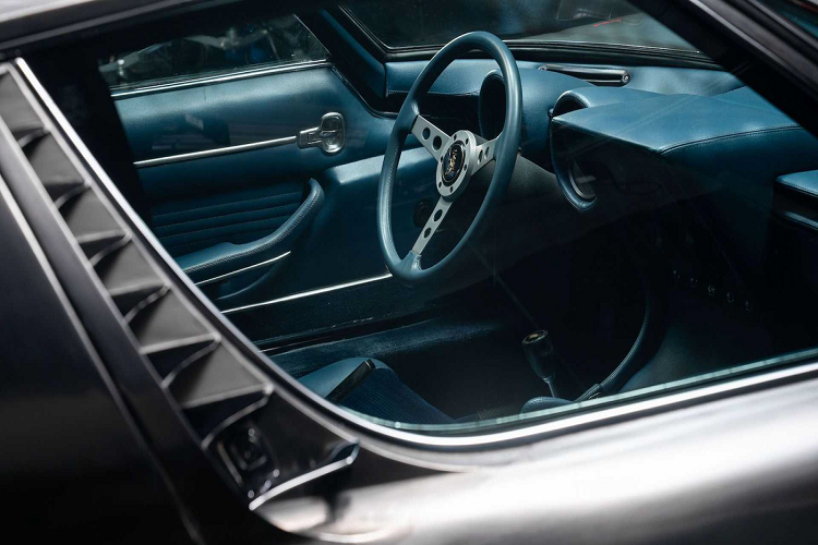 Chiếc Miura này vẫn giữ nguyên được các chi tiết nguyên bản sau hàng chục năm như lớp sơn nguyên bản hay thậm chí là cả bộ lốp Pirelli GR70VR15 Cinturato CN73 cùng hàng loạt tài liệu đi kèm. Tính đến nay, chiếc xe mới chỉ đi khoảng 25750 km, một con số rất bất ngờ với một chiếc siêu xe 50 năm tuổi.