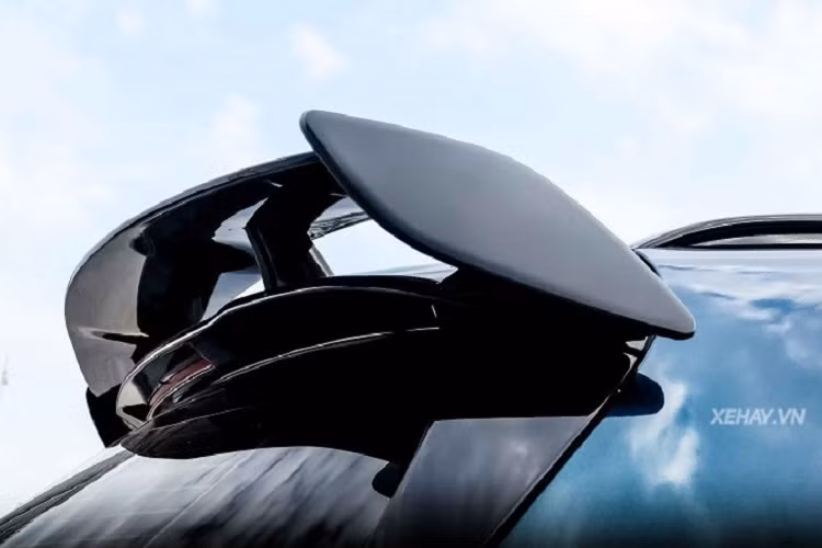 Nhưng có thể dự đoán chiếc Mercedes-AMG GLA 45 này đã “ngốn” của chủ xe một số tiền không nhỏ.