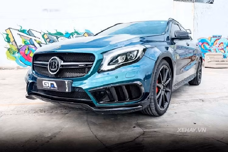 Tính đến thời điểm hiện tại, đây có thể coi là chiếc GLA 45 được độ “khủng” nhất ở Việt Nam. Mức giá xe Mercedes-AMG GLA 45 khi mới ra mắt tại việt Nam được bán ra chính hãng là 2,4 tỷ đồng.