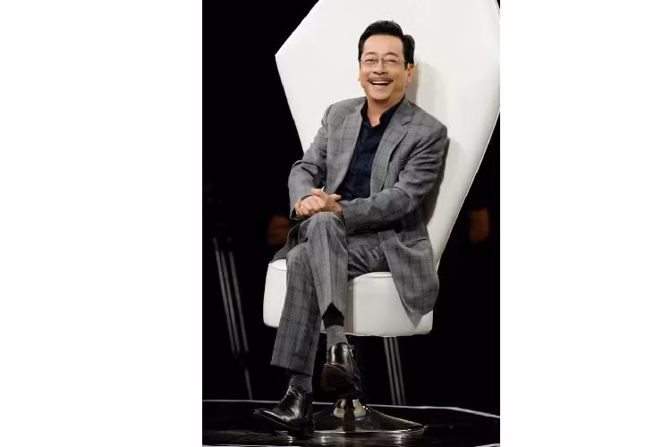 Dan dien vien Nguoi phan xu bang hoang, noi loi tien biet chu tich ‘Phan Quan’