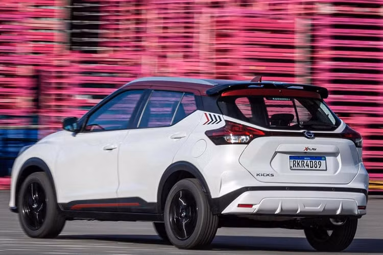 Tại thị trường Brazil, giá xe Nissan Kicks XPlay 2022 được bán với mức khởi điểm từ 122.990 Real (khoảng 524 triệu đồng). Xe sẽ bắt đầu có mặt tại đại lý từ tháng 10 năm nay.