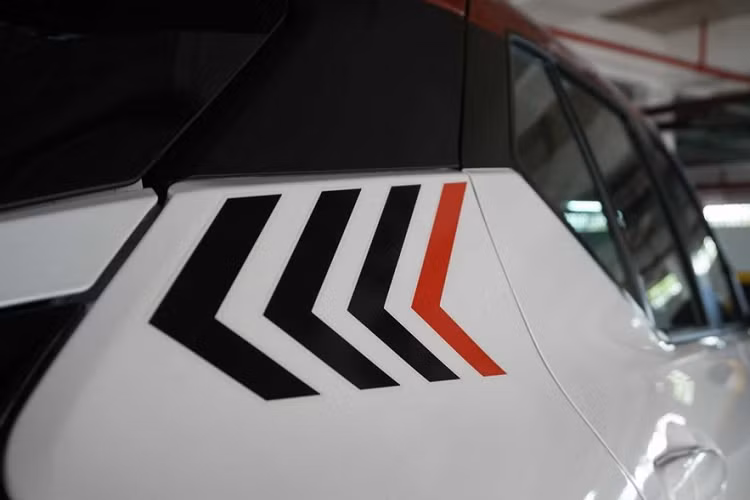 Trong khi đó, ở thị trường nước ngoài, Nissan Kicks liên tục được bổ sung phiên bản mới. Một trong số đó là phiên bản XPlay mới ra mắt thị trường Nam Mỹ. Là phiên bản bản giới hạn số lượng của Nissan Kicks 2022 mới, XPlay chỉ dành cho thị trường Nam Mỹ. Mẫu xe này có số lượng sản xuất 1.000 chiếc tại thị trường Brazil trong khi 350 chiếc còn lại dành cho Argentina và Paraguay.