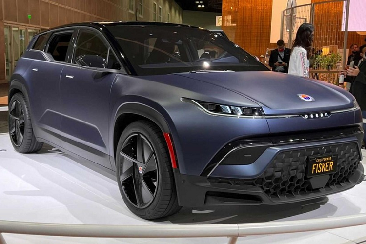 Nhà sản xuất xe điện Fisker đã giới thiệu hình ảnh đầu tiên về mẫu SUV Ocean trong năm 2019, hứa hẹn một cái giá khởi điểm mềm dưới 40.000 USD và phạm vi hoạt động trên 480 km. Hai năm kể từ khi hình ảnh giới thiệu đầu đó, những người mong đợi cuối cùng đã có cái nhìn đầu tiên về một chiếc Fisker Ocean chạy điện sẵn sàng đi vào sản xuất. Mẫu xe thú vị này đã trình làng tại Triển lãm Ô tô Los Angeles 2021 cùng với bảng thông số kỹ thuật chi tiết.