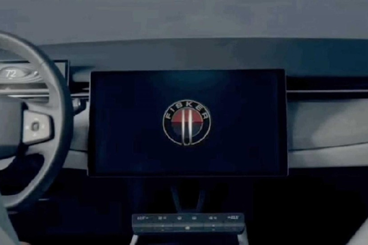 Tất cả tính năng của bản Base đều được đưa nguyên sang, nhưng với sự bổ sung của những tùy chọn an toàn như camera đỗ xe 360 độ, phanh khẩn cấp tự động phía sau, hỗ trợ giữ làn, nhận diện biển báo giao thông, và hơn thế nữa.