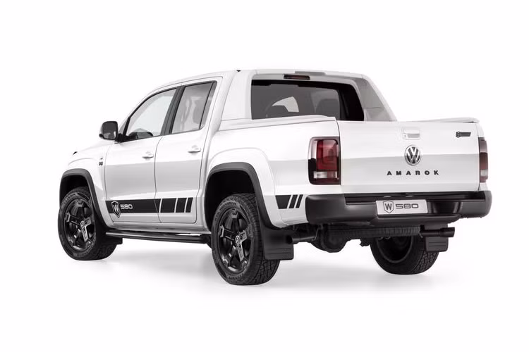 Giá xe Volkswagen Amarok W580X chưa công bố, nó có thể sẽ là phiên bản đặc biệt cuối cùng của Amarok thế hệ đầu tiên, bởi thế hệ mới của Amarok sẽ được trình làng vào năm tới. Amarok tiếp theo được phát triển dựa trên Ford Ranger, dường như Amarok mới sẽ có cả một phiên bản hiệu suất cao đóng vai trò giống như Ranger Raptor của VW.