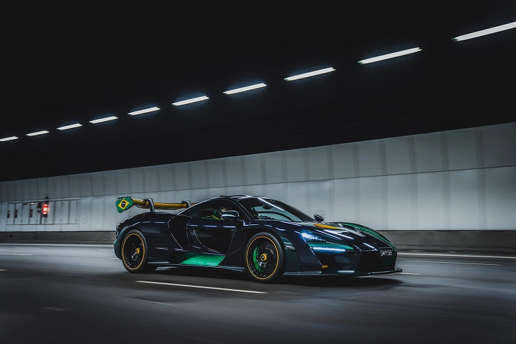 Nếu tìm kiếm đất nước đang có số lượng siêu xe McLaren Senna nhiều nhất có thể phải kể đến Singapore với hơn 5 xe trên tổng số 500 chiếc được sản xuất trên toàn thế giới. Mới đây nhất, 1 chiếc xe hypercar mới tinh McLaren Senna đã được bàn giao về cho đại lý McLaren Singapore để họ kịp giao xe cho khách hàng phải chờ gần 1 năm nhận xe.