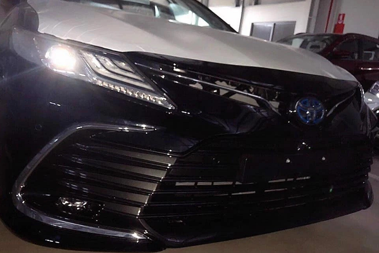 Theo chia sẻ của giới tư vấn bán hàng, bản 2.0G và 2.0Q sẽ sử dụng máy xăng 2.0L có mã hiệu mới cho công suất tối đa 176 mã lực và đi kèm hộp số vô cấp CVT thay vì loại tự động 6 cấp như đời trước. Tiếp đến, bản 2.5Q cũng được trang bị máy 2.5L mới sản sinh 202 mã lực, đi kèm hộp số tự động 8 cấp và cuối cùng, bản 2.5HV sử dụng hệ truyền động Hybrid gồm máy 2.5L và mô-tơ điện, cho tổng công suất là 178 mã lực, đi kèm hộp số vô cấp CVT.