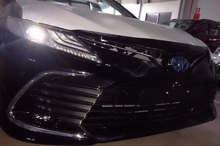 Theo chia sẻ của giới tư vấn bán hàng, bản 2.0G và 2.0Q sẽ sử dụng máy xăng 2.0L có mã hiệu mới cho công suất tối đa 176 mã lực và đi kèm hộp số vô cấp CVT thay vì loại tự động 6 cấp như đời trước. Tiếp đến, bản 2.5Q cũng được trang bị máy 2.5L mới sản sinh 202 mã lực, đi kèm hộp số tự động 8 cấp và cuối cùng, bản 2.5HV sử dụng hệ truyền động Hybrid gồm máy 2.5L và mô-tơ điện, cho tổng công suất là 178 mã lực, đi kèm hộp số vô cấp CVT.