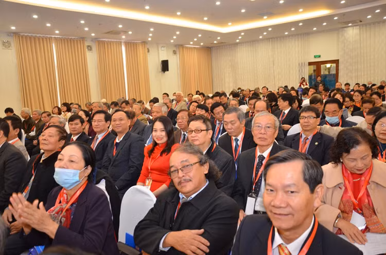 Nhung cung bac cam xuc cua Dai hoi VIII Lien hiep Hoi Viet Nam