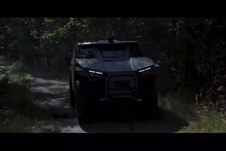 Tại IDEX 2021, Arquus đã giới thiệu Scarabee với 3 cấu hình: Patrol SAS (tuần tra), Reconnaissance (trinh sát) và Security/Counter-Terrorist (an ninh, chống khủng bố). Tuy nhiên mức giá xe Arquus Scarabee mới hiện chưa được công bố.