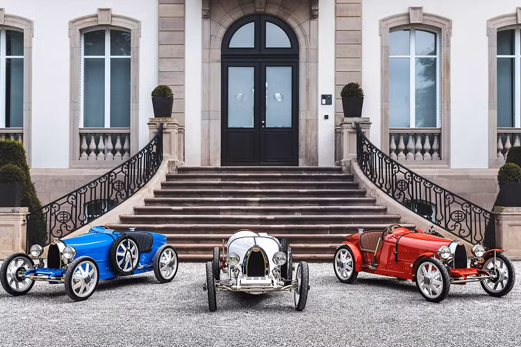 Giá bán khởi điểm của Bugatti Baby II là 33.000 USD. Với số tiền này, người dùng có thể mua một chiếc xe thể thao hàng hiệu như Ford Mustang Convertible (32.655 USD), Mazda MX-5 Miata (26.580 USD) hay Chevrolet Camaro Convertible (32.695 USD).