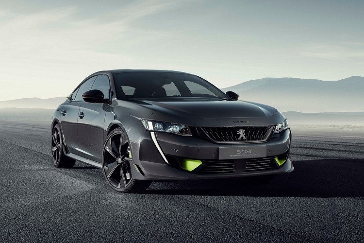 Tại thị trường Đức, 508 PSE PHEV được bán ra với 2 phiên bản sedan và wagon, mức giá xe Peugeot 508 PSE PHEV lần lượt là 66.640 euro (khoảng 80.900 USD) và 67.940 euro (gần 82.500 USD). Mức giá này cao hơn mẫu xe thể thao BMW M340i xDrive có giá 63.000 euro (khoảng 76.500 USD).