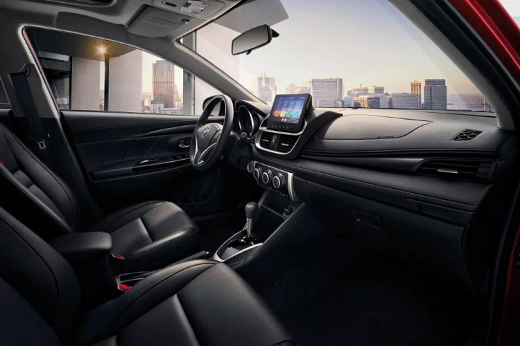 Nguồn cung cấp sức mạnh cho Toyota Yaris L 2022 tại Trung Quốc là động cơ xăng 4 xi-lanh, hút khí tự nhiên, dung tích 1.5L, sản sinh công suất tối đa 112 mã lực và mô-men xoắn cực đại 139 Nm. So với xe ở Việt Nam, Toyota Yaris L 2022 tại Trung Quốc mạnh hơn 6 mã lực.