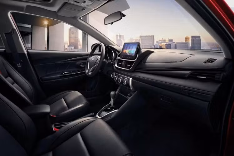 Nguồn cung cấp sức mạnh cho Toyota Yaris L 2022 tại Trung Quốc là động cơ xăng 4 xi-lanh, hút khí tự nhiên, dung tích 1.5L, sản sinh công suất tối đa 112 mã lực và mô-men xoắn cực đại 139 Nm. So với xe ở Việt Nam, Toyota Yaris L 2022 tại Trung Quốc mạnh hơn 6 mã lực.