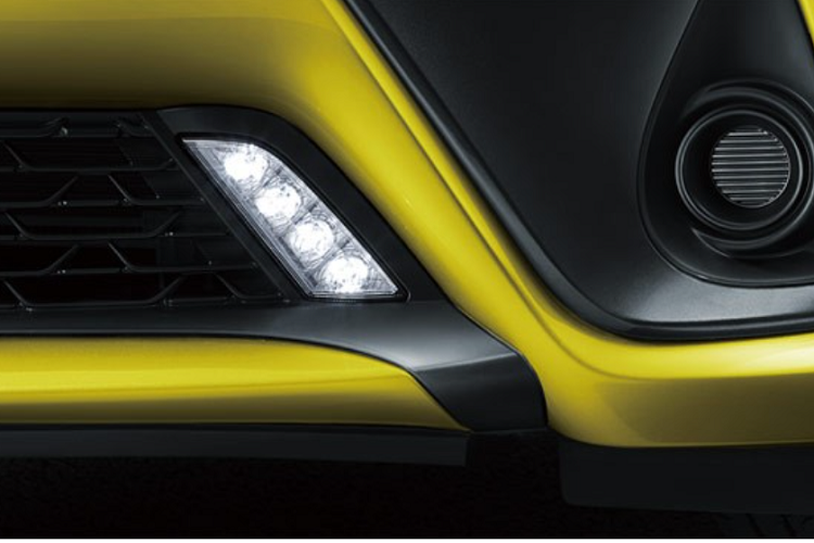 Chỉ có bản cao cấp nhất của Toyota Yaris L X 2022 là được trang bị tốt hơn cả với cửa sổ trời và màn hình cảm ứng 8 inch nằm độc lập trên mặt táp-lô.