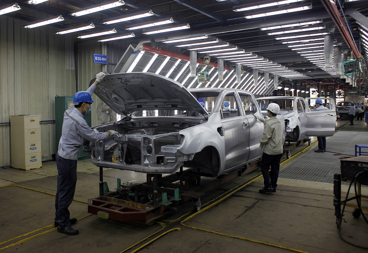 Chinh Phu yeu cau xem xet giam 50% phi truoc ba xe oto lap rap