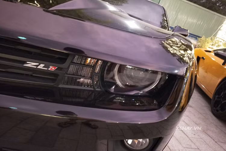 Hiện tại, cả Việt Nam chỉ có đúng một chiếc Chevrolet Camaro ZL1 đời 2014, xe được đưa về nước bởi một công ty nhập khẩu tư nhân. Đây là chiếc Camaro ZL1 thuộc thế hệ thứ 5 được sản xuất khoảng từ năm 2012 - 2015.
