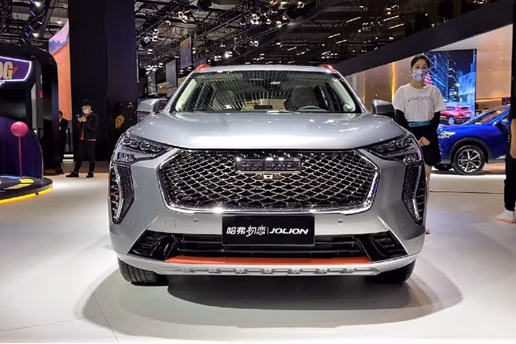 Hãng xe Trung Quốc Great Wall Motors đã chính thức giới thiệu tân binh Haval Jolion 2022 mới tới khách hàng Thái Lan. Đây là sự bổ sung mới cho phân khúc SUV cỡ B vốn khá "đông đúc" tại thị trường Thái Lan. Ngoài Haval Jolion, phân khúc này tại Thái Lan hiện đã có Mazda CX-3, Mazda CX-30, Honda HR-V, Nissan Kicks, Kia Seltos, MG ZS, Peugeot 2008 và Toyota Corolla Cross.