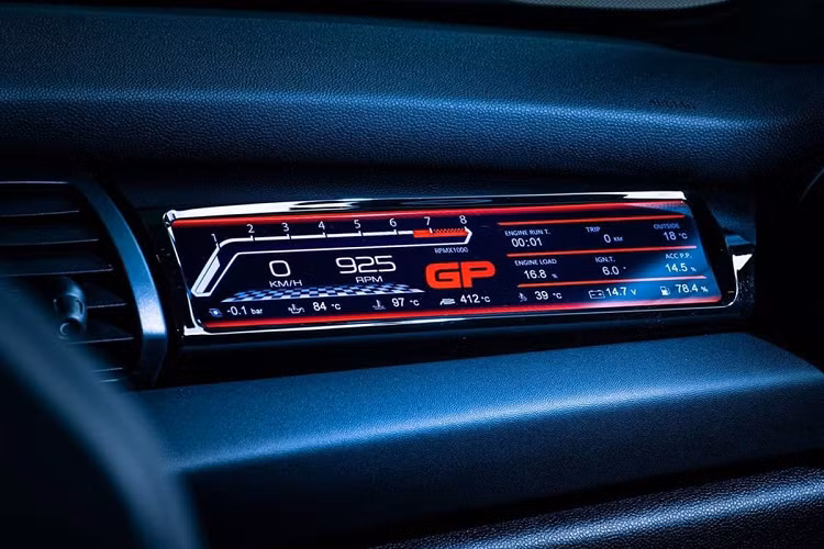  Giá xe MINI Cooper JCW GP từ 45.750 USD tại Mỹ, nó được sản xuất 3.000 chiếc trên toàn thế giới. Trong khi đó, chi phí thực hiện bản độ không được Beek Auto Racing tiết lộ.