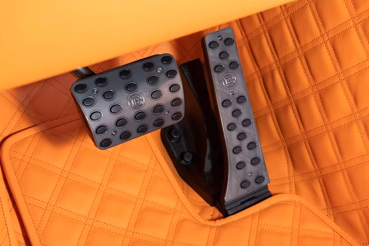 Mặt khác, Mercedes-Maybach GLS độ Brabus cũng được trang bị bộ mâm 24 inch cỡ lớn mới và hệ thống treo AIRMATIC hiệu chỉnh đặc biệt.