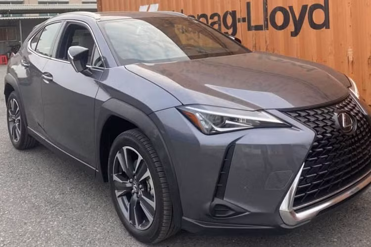 Theo thông tin dữ liệu từ Cục sở hữu trí tuệ, kể từ hồi tháng 5/2020 vừa qua, mẫu crossover hạng sang Lexus UX thế hệ mới đã được cấp chứng nhận bản quyền sở hữu trí tuệ tại Việt Nam sau khoảng 1,5 năm nộp đơn đăng ký (từ năm 2018).