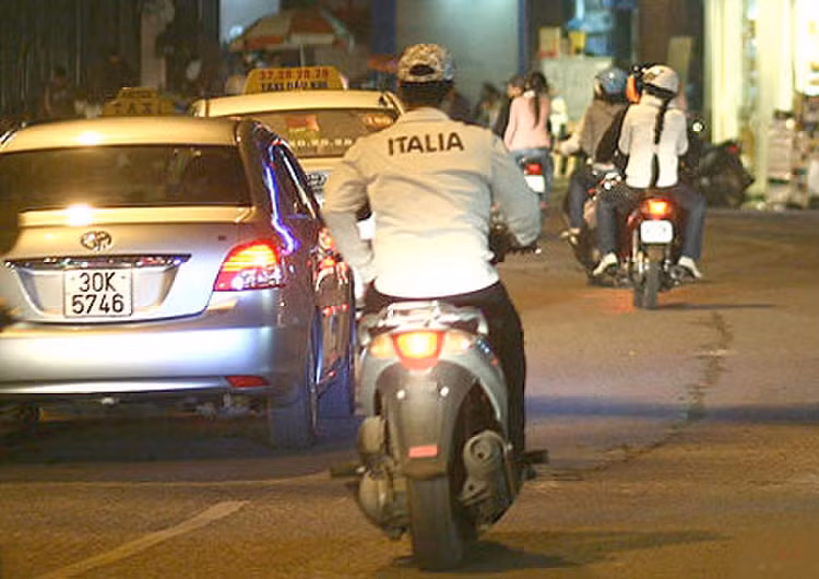 Thu tuc cap lai bien so xe may, chi phi cap lai bien ra sao?