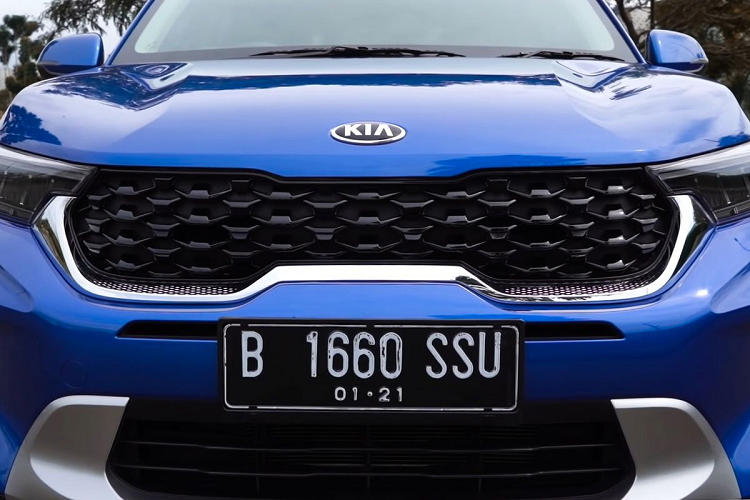 Với việc khai phá phân khúc A-SUV và sở hữu nội/ngoại thất trẻ trung, thể thao, Sonet được dự đoán sẽ là mẫu xe "hot" tại Việt Nam trong thời gian tới tương tự những gì mà Seltos, Sorento đã từng "làm mưa, làm gió" trong phân khúc trước đó. Mức giá xe Kia Sonet 2021 dự kiến khoảng 500 triệu đồng cũng sẽ giúp Sonet có nhiều lợi thế cạnh tranh.