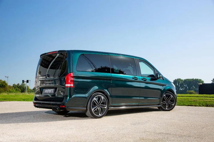 Trước đó, Hartmann Tuning cũng từng tung ra phiên bản offroad hầm hố không kém cho chiếc Mercedes-Benz Sprinter.