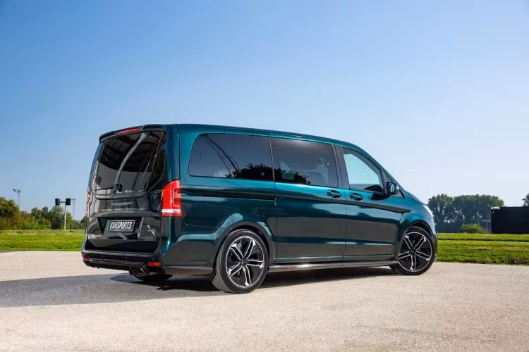 Trước đó, Hartmann Tuning cũng từng tung ra phiên bản offroad hầm hố không kém cho chiếc Mercedes-Benz Sprinter.