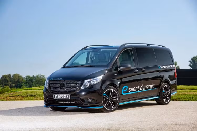 Phiên bản thứ hai được nâng cấp là e-Vito - biến thể chạy điện của V-Class. Bodykit khí động học tương tự V300d được cung cấp. Gầm xe cũng được hạ thấp 30mm đi kèm với bộ mâm Aerorad VAED cho cả 4 bánh.