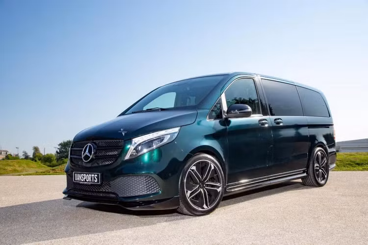 Hartmann cũng điều chỉnh động cơ turbo-diesel 4 cyl 2.0 lít của Mercedes-Benz V300d độ Vansport, mặc dù hãng không tiết lộ số liệu mã lực và mô-men xoắn sau khi độ nhưng ở bản tiêu chuẩn V300d cho công suất 236 mã lực và 500 Nm mô-men xoắn. Hộp số tự động 9G-TRONIC được tối ưu khả năng chuyển số và hiệu suất nhiên liệu.