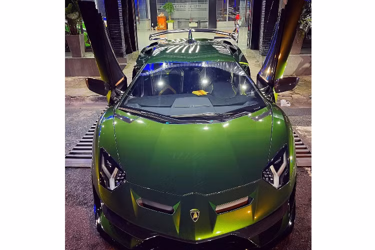 Lamborghini Aventador SVJ Verde Ermes hon 20 ty o Sai Gon