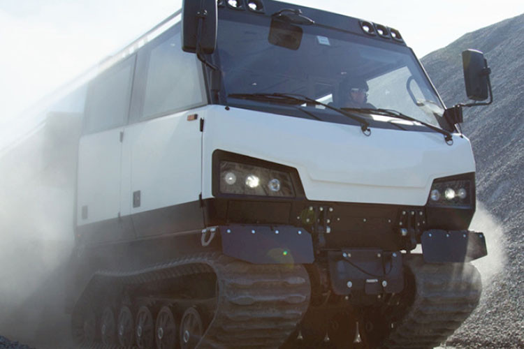 Theo BAE Systems, con quái vật Bắc Âu này được đặt tên theo một bài thơ cổ xưa được tạo ra để tôn vinh một người anh hùng xứ Scandinavia có tên là Beowulf, người đã tạo nên tên tuổi bằng cách vượt qua những quãng đường xa xôi để chứng tỏ giá trị của mình trước những kẻ thù hung dữ.