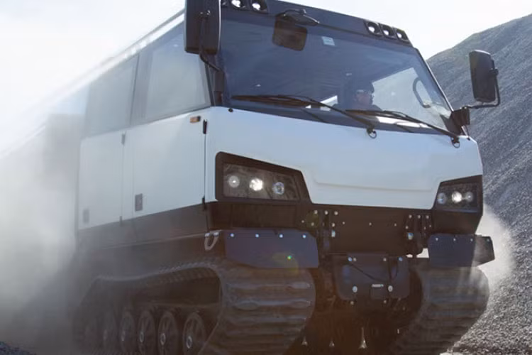 Theo BAE Systems, con quái vật Bắc Âu này được đặt tên theo một bài thơ cổ xưa được tạo ra để tôn vinh một người anh hùng xứ Scandinavia có tên là Beowulf, người đã tạo nên tên tuổi bằng cách vượt qua những quãng đường xa xôi để chứng tỏ giá trị của mình trước những kẻ thù hung dữ.