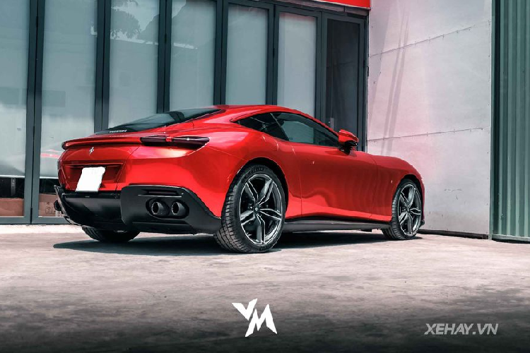 Cũng giống như ngoại thất, phần nội thất của Ferrari Roma cũng khiến không ít người xem cảm thấy "thương nhớ". Một khoang cabin ngập tràn những thiết kế của công nghệ và của sự sang trọng.