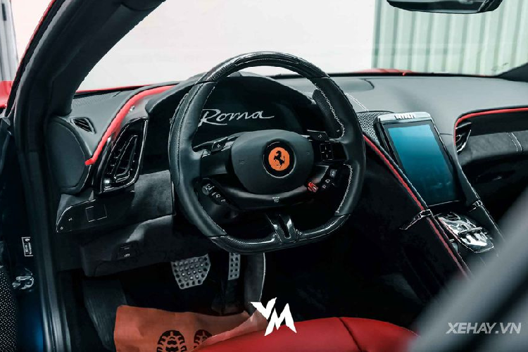 Về thiết kế ngoại thất, Ferrari Roma sở hữu phong cách thiết kế dựa trên nguồn cảm hứng từ những kiến trúc tráng lệ tại thủ đô Rome, Ý. Các đường nét thiết kế mang hơi hướng của sự tinh tế, đơn giản nhưng không hề kém phần nổi bật.