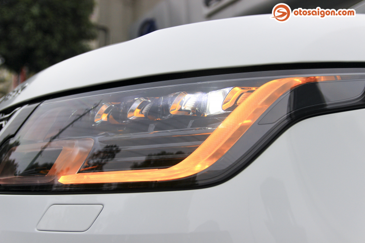 Cụ thể, xe có trục cơ sở 3.120 mm, chiều dài tổng thể 5.200 mm. Trong khi ở bản thường, trục cơ sở chỉ là 2.921 mm, chiều dài tổng thể 5.000 mm. Vượt trội về kích thước giúp xe có khoảng để chân rộng rãi ở hàng ghế thứ 2 và không gian chứa đồ ở cốp sau.