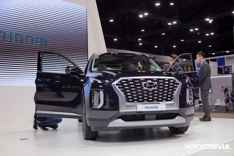 Hyundai Thái Lan cho biết mẫu xe này sẽ được phân phối tại thị trường Thái Lan với số lượng giới hạn và hiện giá xe Hyundai Palisade 2021 vẫn chưa được công bố. Đây sẽ là đối thủ cạnh tranh với cạnh tranh với Ford Explorer tại một số thị trường, trong đó có Việt Nam.