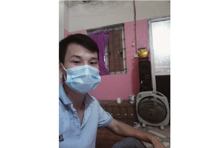 Chang trai mac ket, ngu trong ham di bo o Ha Noi duoc giup do-Hinh-2