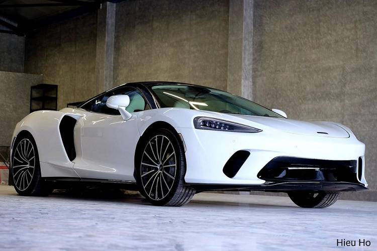 Thông tin về việc chiếc siêu xe McLaren GT về Cần Thơ, một tỉnh thành của miền Tây sông nước đã thu hút sự quan tâm của giới mê xe trên khắp cả nước. Lý do đây là chiếc xe McLaren GT duy nhất tại Việt Nam tính đến thời điểm hiện tại nên nhận được sự chú ý không nhỏ.
