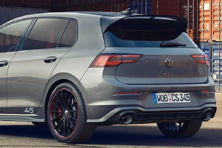 Không rõ liệu 45 Edition sẽ sử dụng nền tảng của GTI tiêu chuẩn hay phiên bản Clubsport mạnh mẽ hơn. Cụ thể, phiên bản GTI tiêu chuẩn có công suất tối đa 242 mã lực và momen xoắn cực đại 370 Nm. Trong khi đó, các con số này ở Clubsport lần lượt là 296 mã lực và 400 Nm.