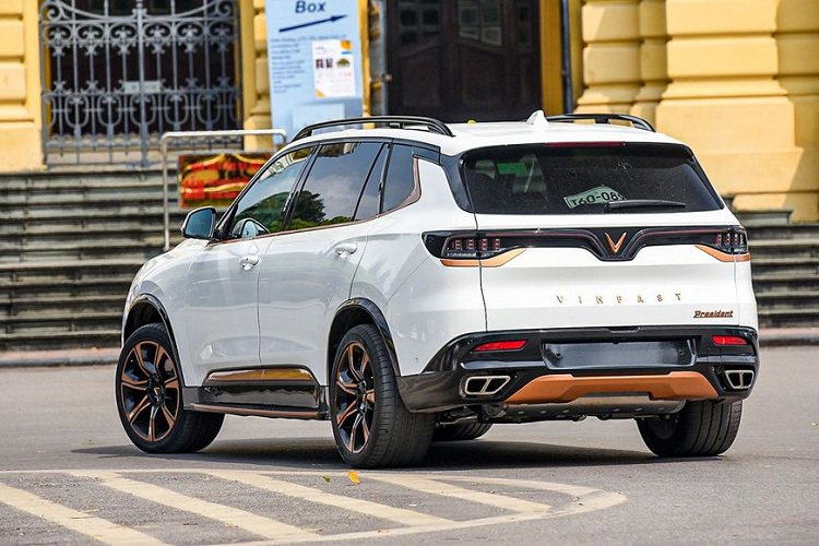 Màu tím Purple Rain là một màu rất hiếm gặp, nên mỗi khi chiếc xe này xuất hiện trên phố, nó ngay lập tức trở nên nổi bật và thu hút mọi ánh nhìn. 