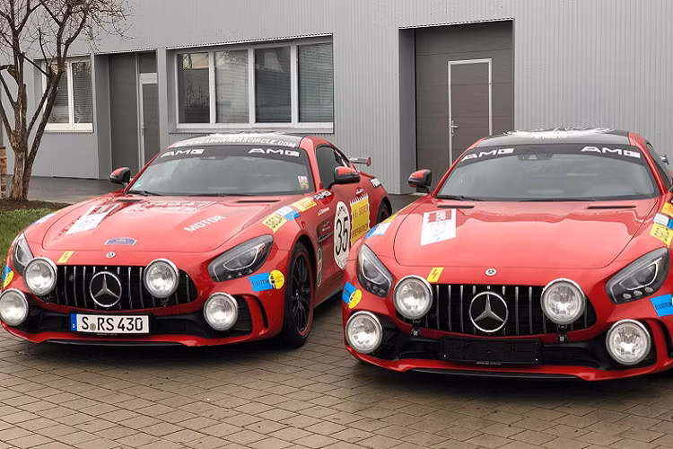 HWA AG là đơn vị sản xuất nên mẫu xe độc đáo này. Cũng không phải là một cái tên quá xa lại với các tín đồ Mercedes-Benz, HWA AG cũng đóng vai trò lớn trong việc chế tạo các mẫu xe hiệu suất cao trong quá khứ như CLK GTR hay GLK DTM AMG…