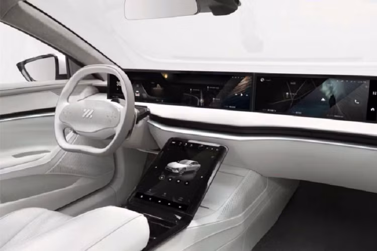 L7 có khả năng sạc không dây, giúp cho việc nạp năng lượng dễ dàng hơn bao giờ hết.