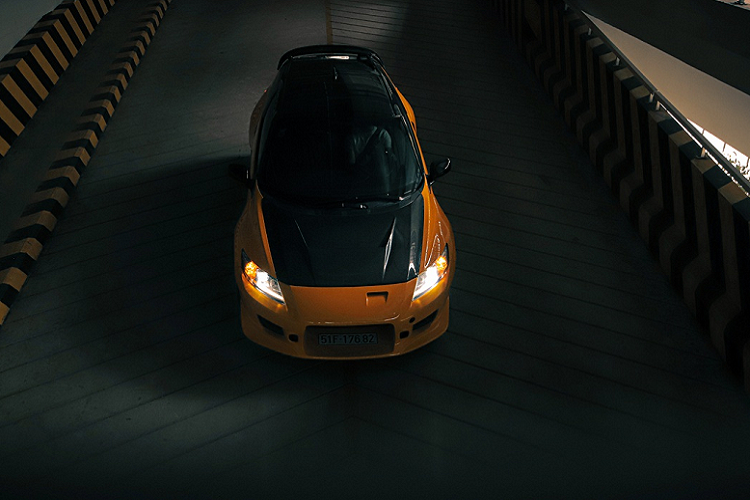 Chiếc xe trong bài được nhập khẩu về Việt Nam vào năm 2015. Theo chủ nhân chiếc xe, sở dĩ anh chọn CR-Z vì đây là mẫu xe không quá phổ biến, phù hợp với sở thích sưu tầm xe hiếm và độc đáo.